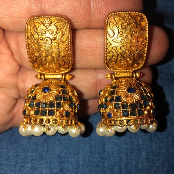 Earrings - Picture 2 of 3